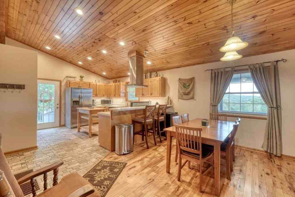 586 Sun Valley Dr - Photo 7 of 34