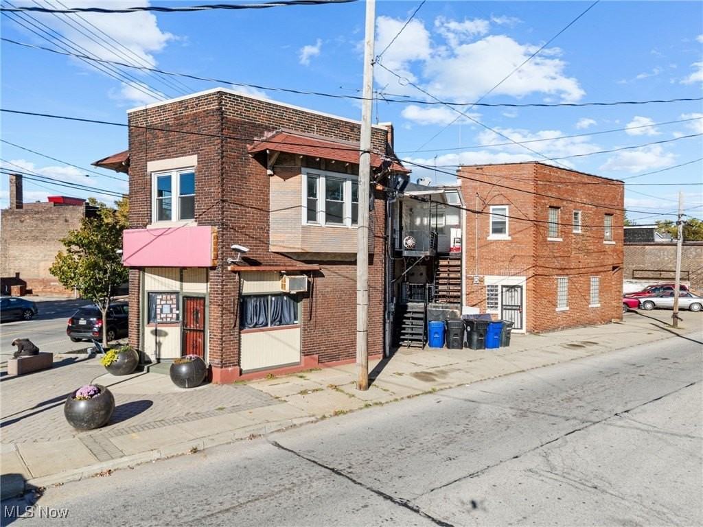 15300 Waterloo Rd Apt 1 #1 - Photo 3 of 10