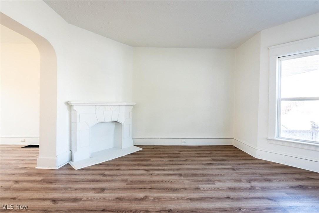 3300 W 98th St - Photo 3 of 14