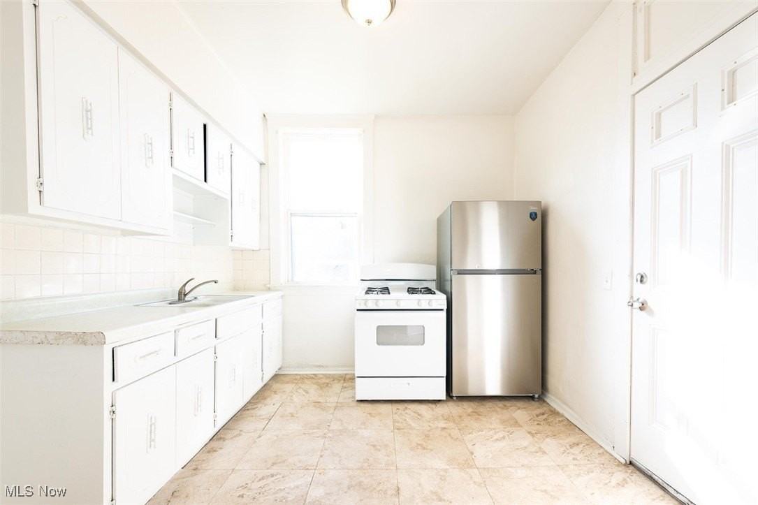 3300 W 98th St - Photo 4 of 14