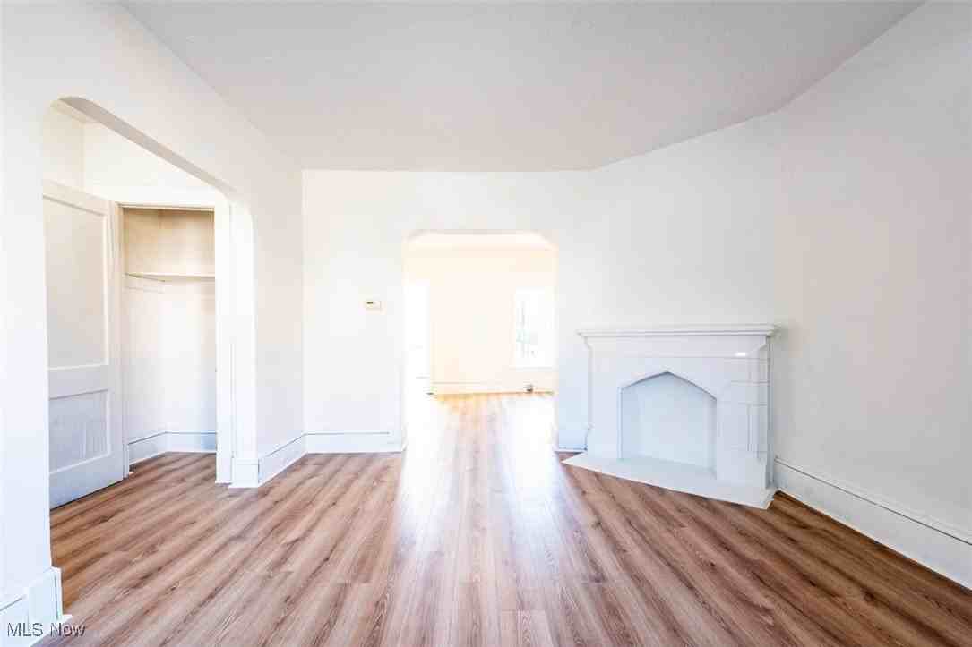 3300 W 98th St - Photo 5 of 14