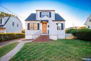 featured image of 14-20 11th St