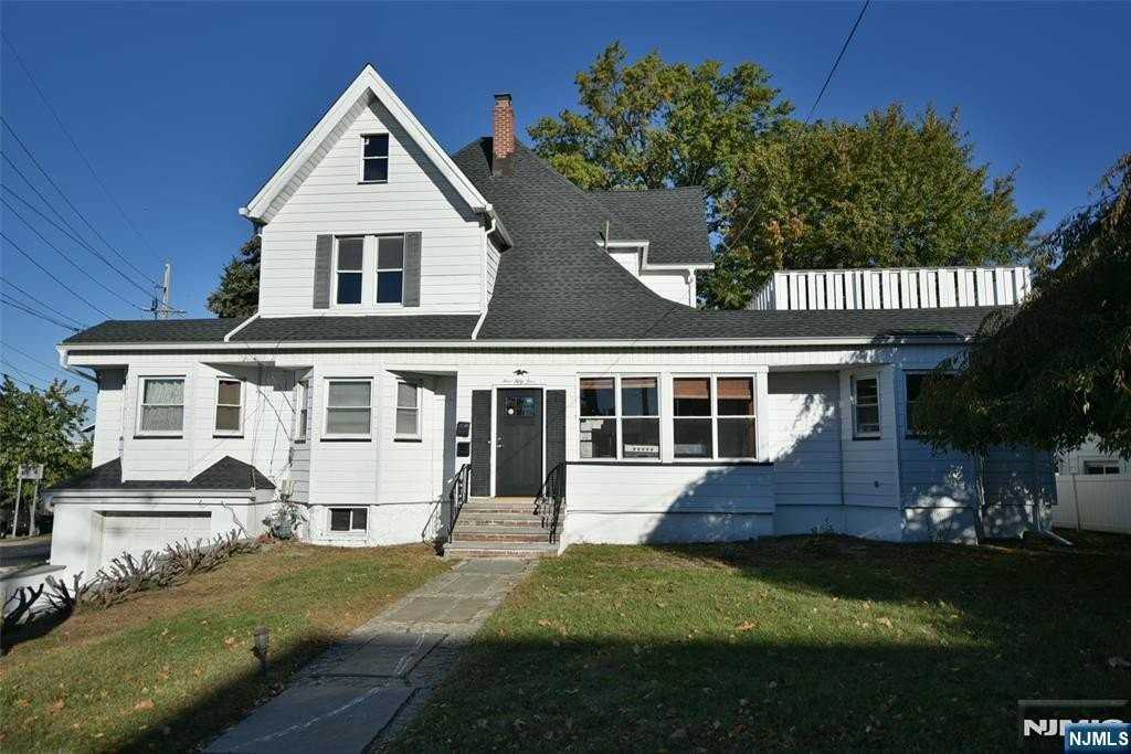 454 Park Ave 2nd Fl - Photo 2 of 27