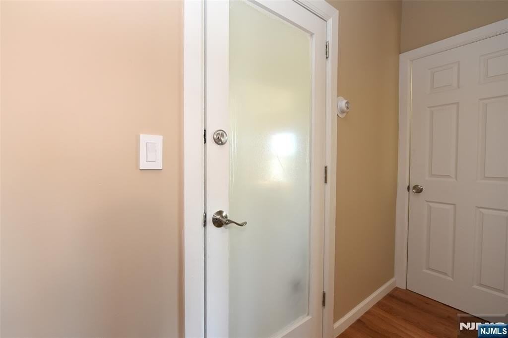 454 Park Ave 2nd Fl - Photo 3 of 27