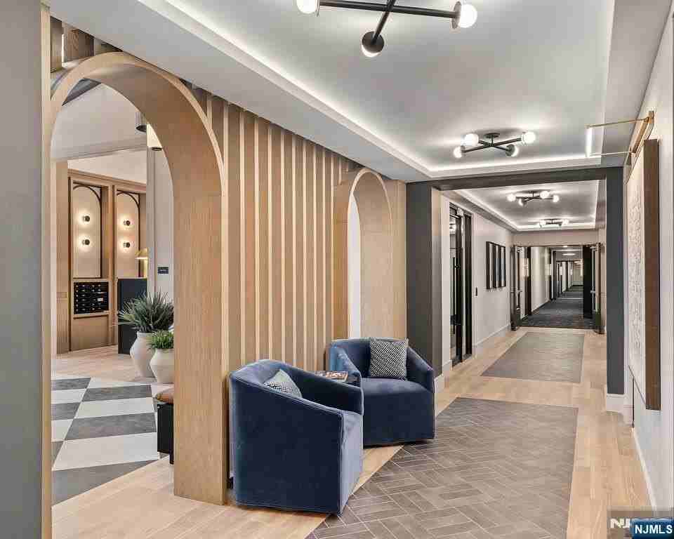 18 Park Ave - Photo 7 of 33