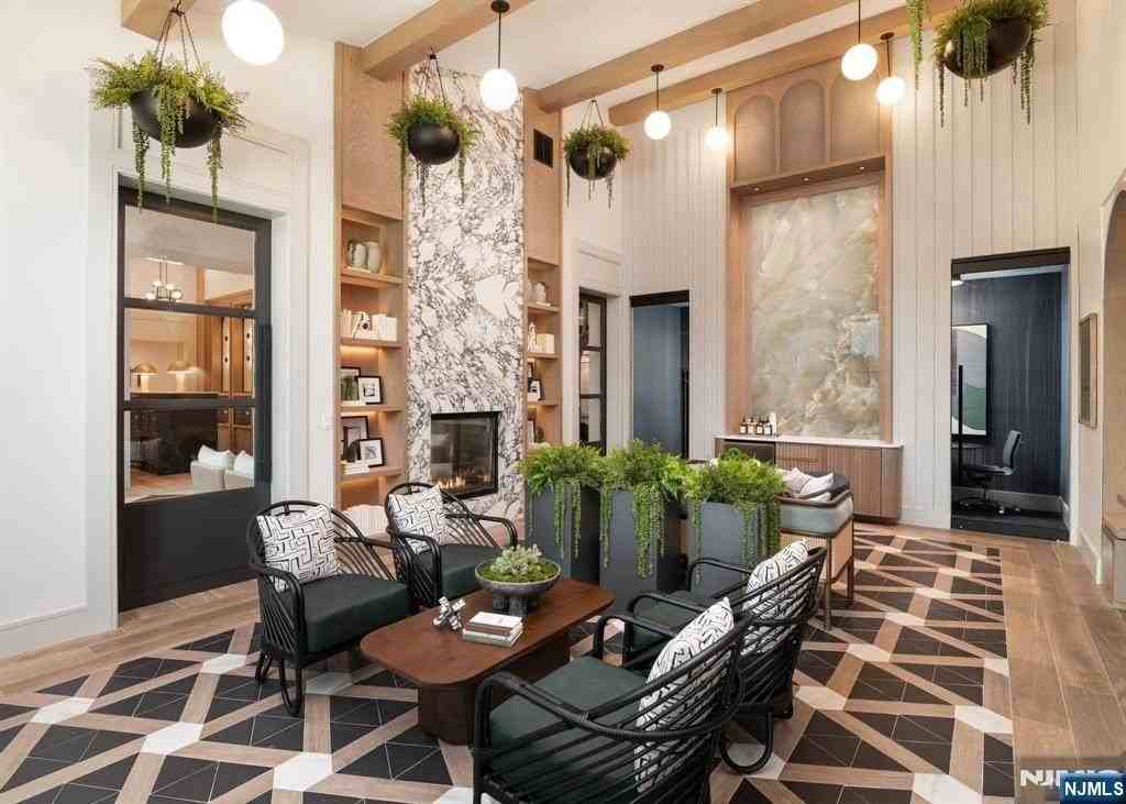 18 Park Ave - Photo 4 of 33