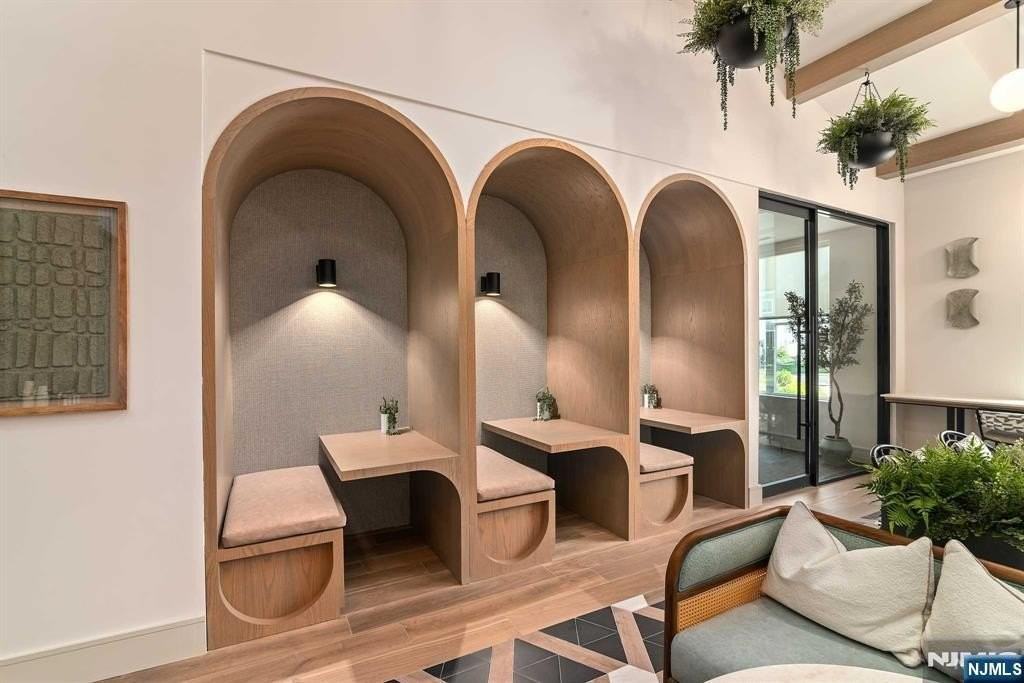 18 Park Ave - Photo 5 of 33