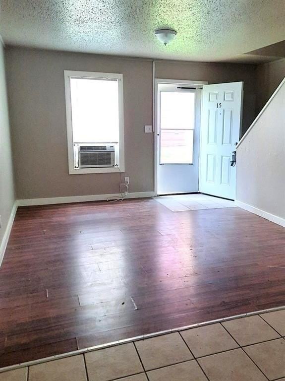 109 Mimosa St - Photo 2 of 4