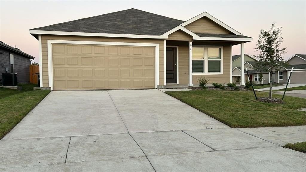 835 Ginkgo Way - Photo 2 of 10