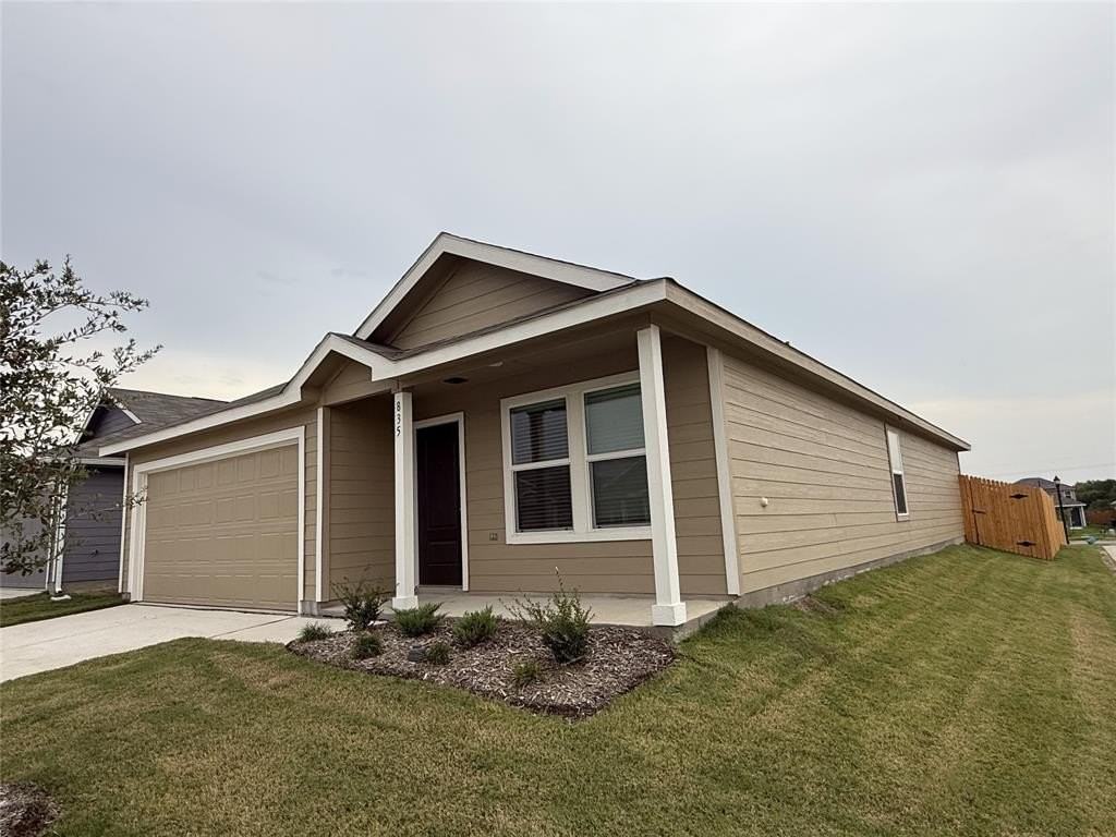 835 Ginkgo Way - Photo 3 of 10