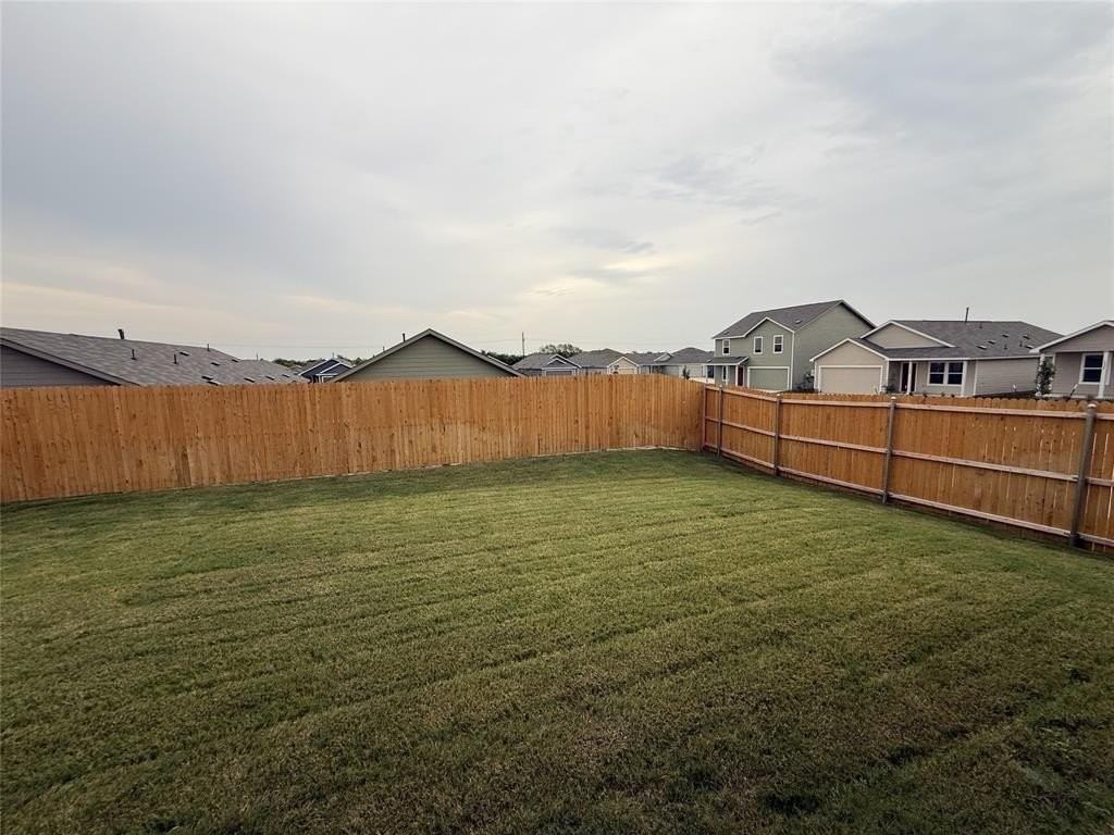 835 Ginkgo Way - Photo 5 of 10