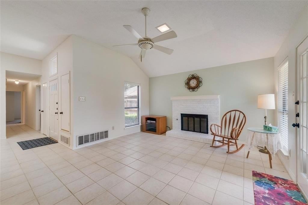 2020 Hearthside Ln - Photo 6 of 22