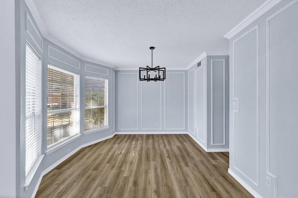 2505 Classic Ct W - Photo 5 of 40