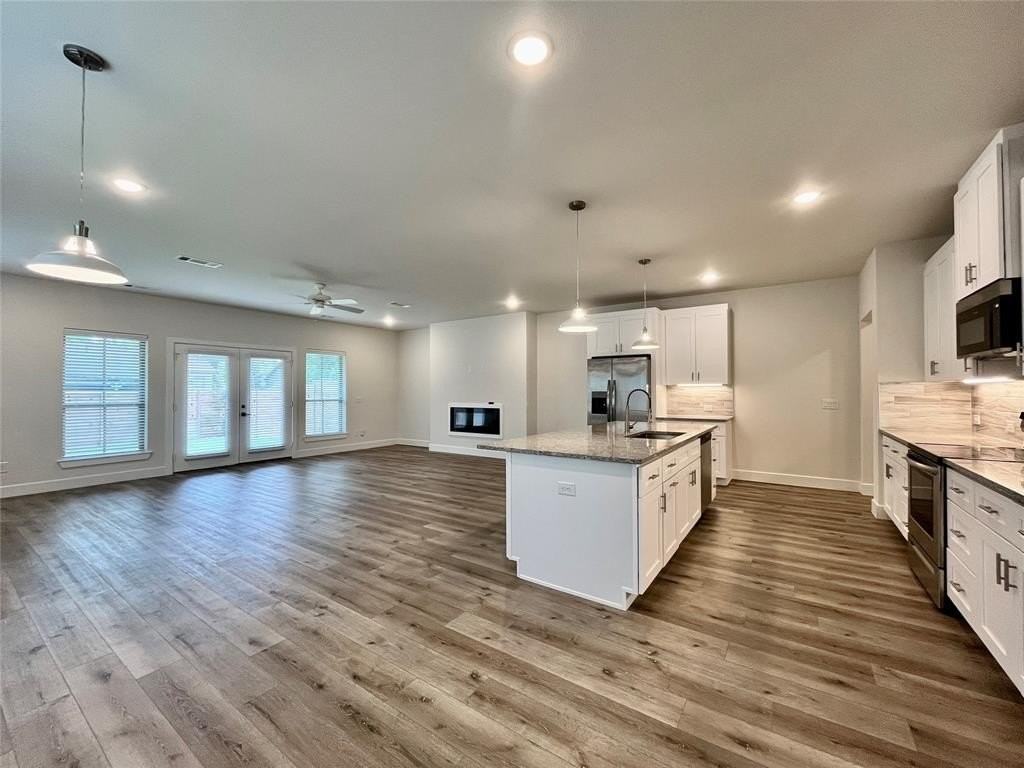 236 Merritt St - Photo 3 of 20