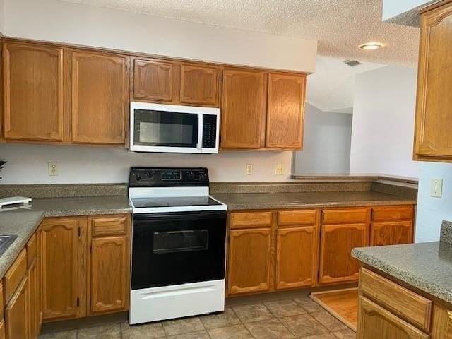 7808 Slater Trl - Photo 6 of 27