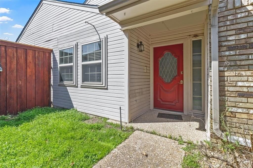 2705 Pinery Ln - Photo 2 of 20