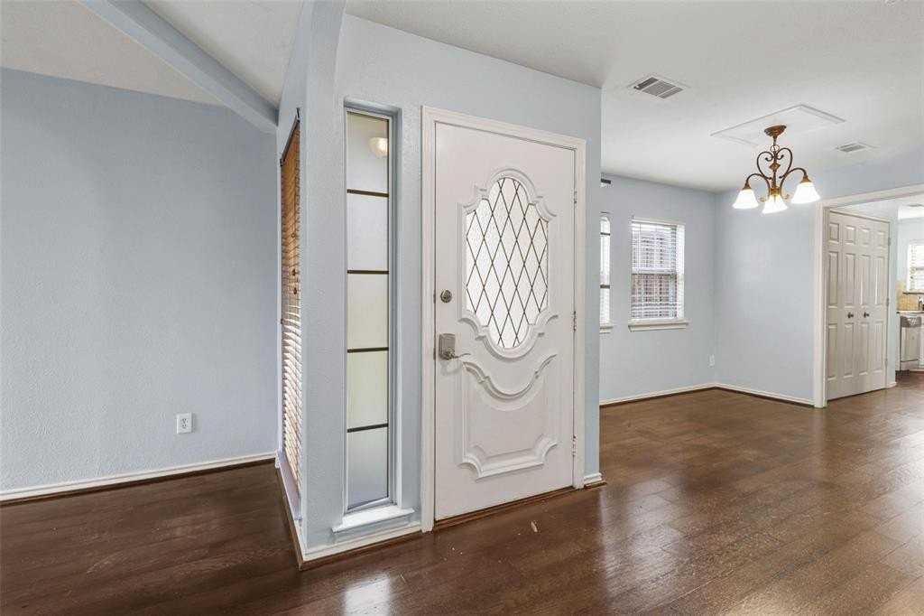 2705 Pinery Ln - Photo 5 of 20