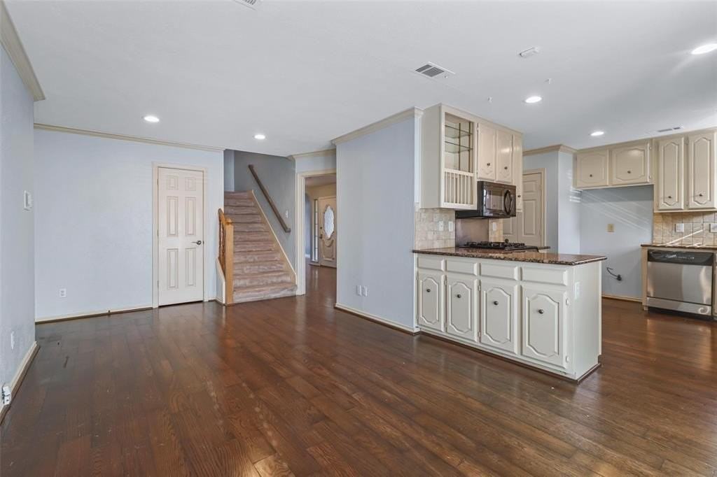 2705 Pinery Ln - Photo 7 of 20