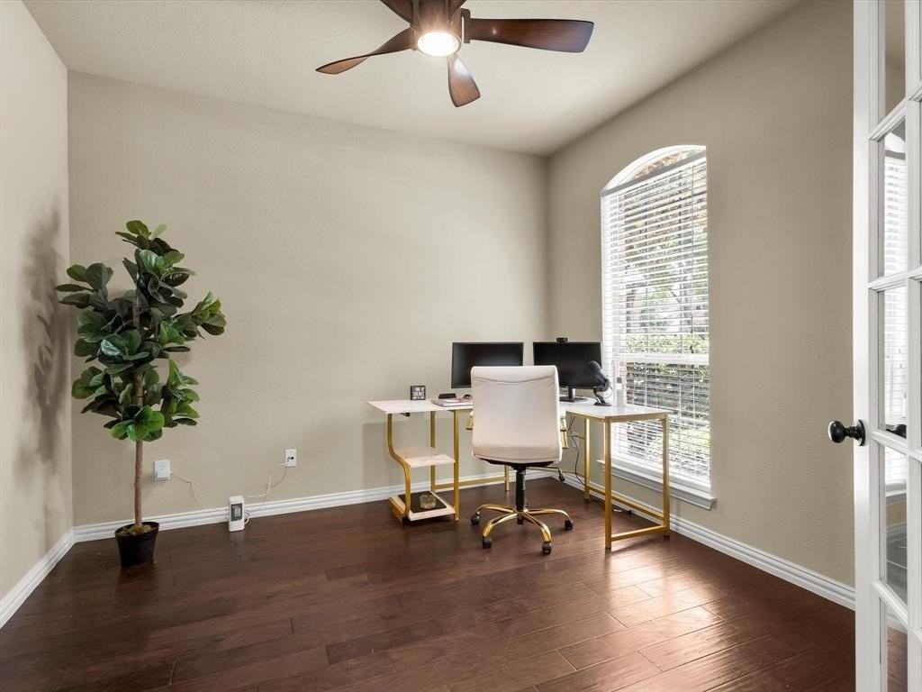 214 Crestbrook Dr - Photo 6 of 36