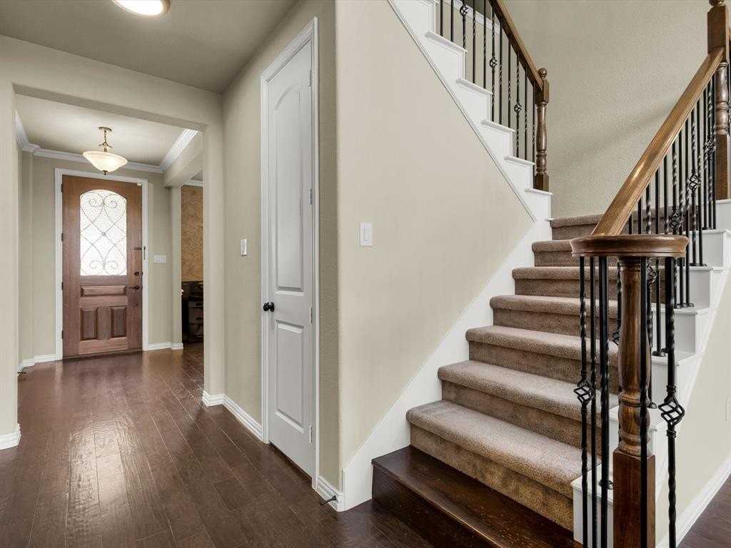 214 Crestbrook Dr - Photo 7 of 36