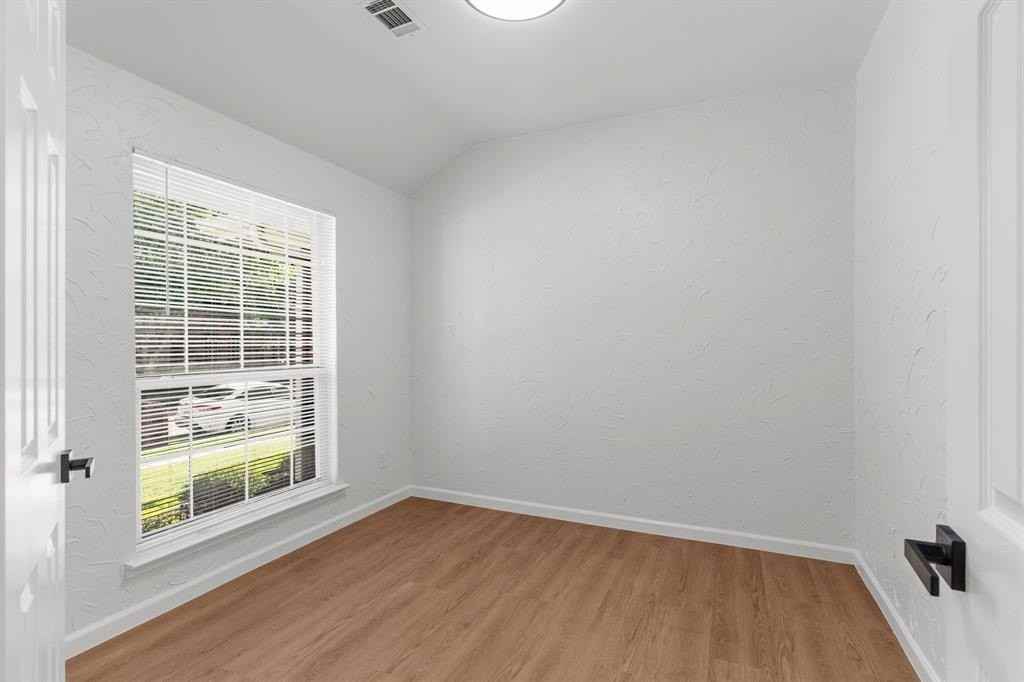 4824 Spanishmoss Dr - Photo 5 of 34