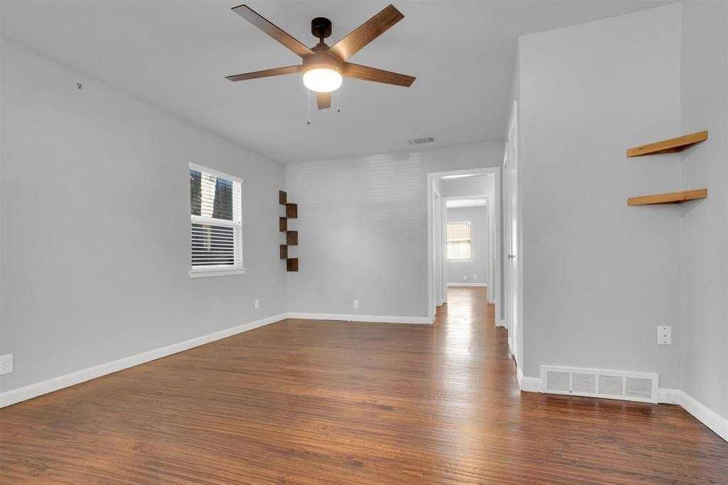 4929 Locke Ave - Photo 2 of 37