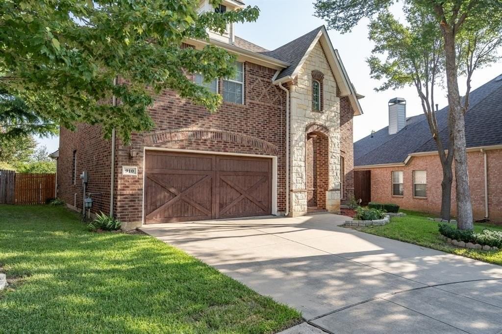 910 Waterside Drive - Photo 3 of 23