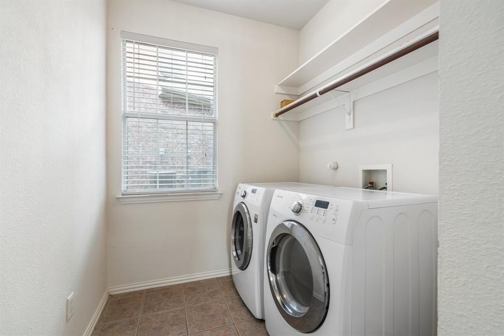 910 Waterside Drive - Photo 5 of 23