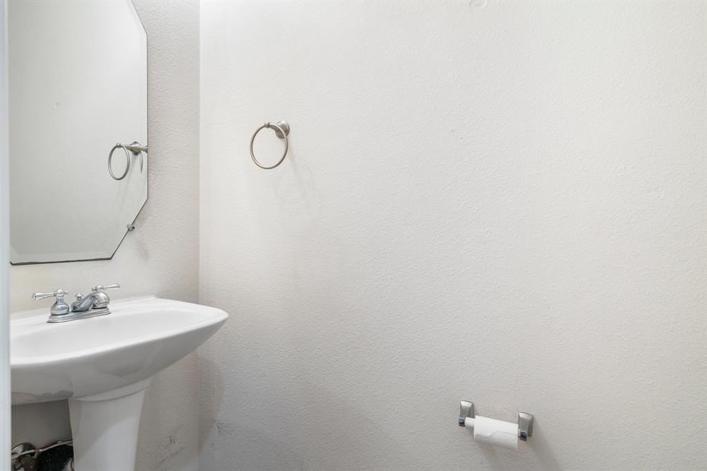 910 Waterside Drive - Photo 6 of 23