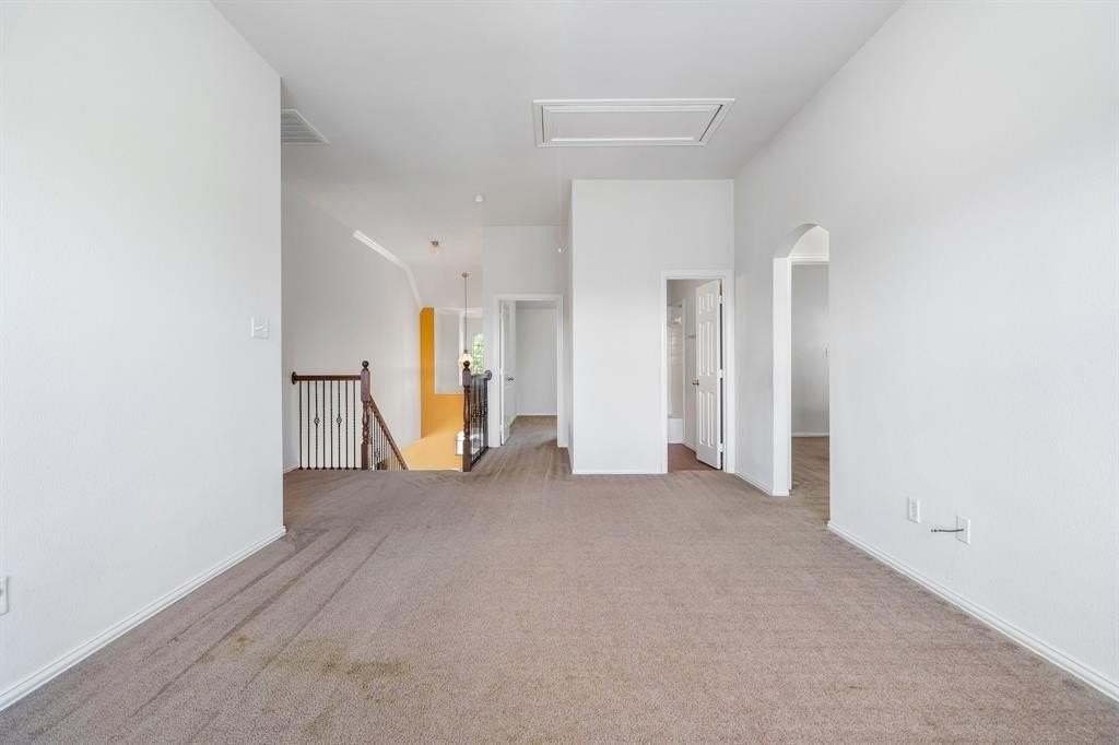 910 Waterside Drive - Photo 7 of 23