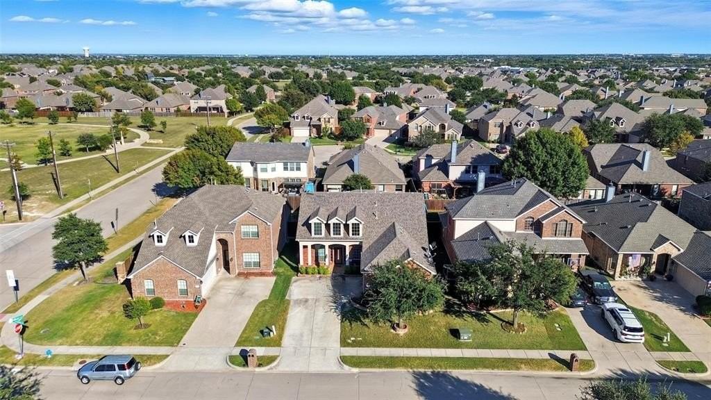 1205 Dripping Springs Ln - Photo 7 of 37