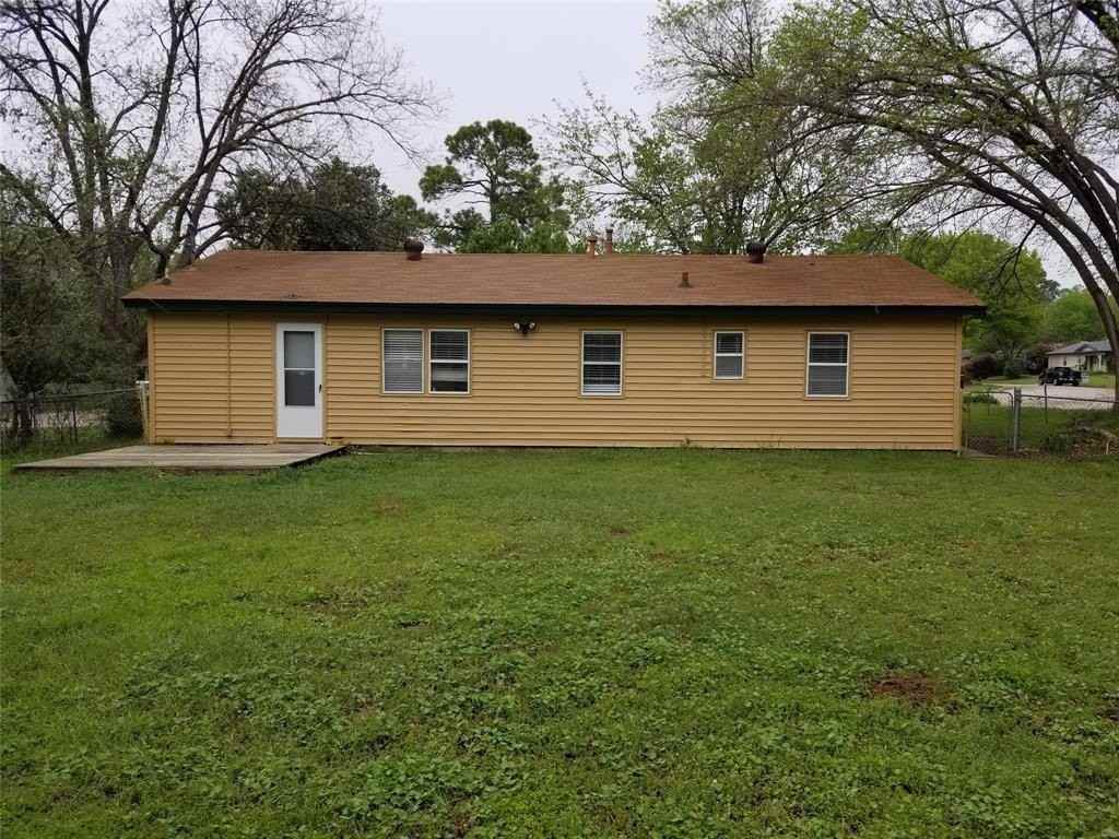 1806 Friar Tuck Dr - Photo 2 of 17