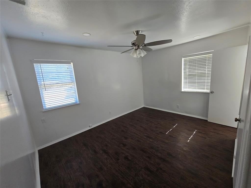 1806 Friar Tuck Dr - Photo 4 of 17