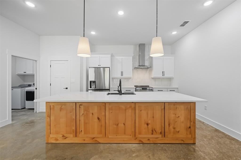 102 Cardinal Woods Ct - Photo 5 of 36