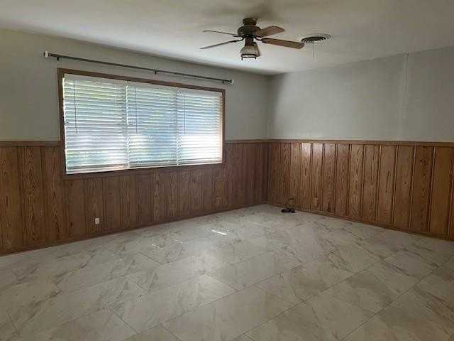 1711 Harris St - Photo 5 of 15