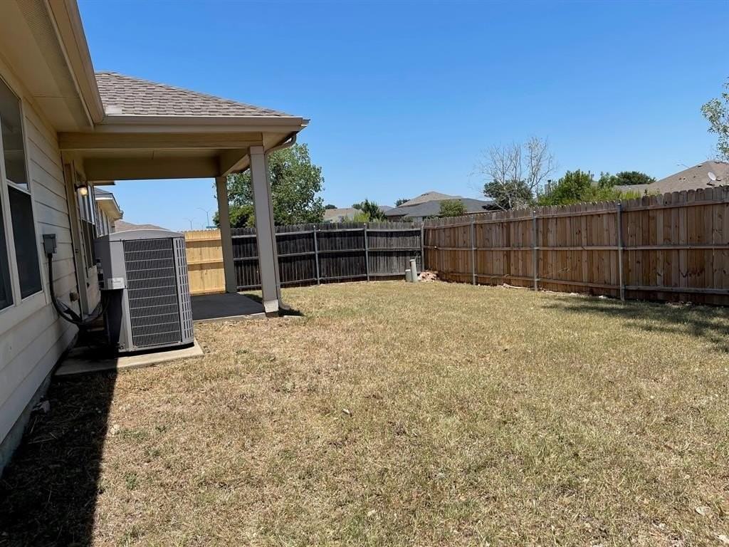 8513 Autumn Creek Trl - Photo 2 of 18