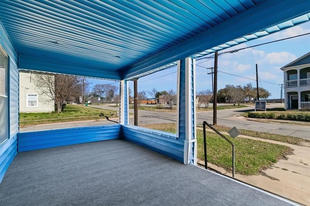 422 North Woods Street - Photo 2 of 28