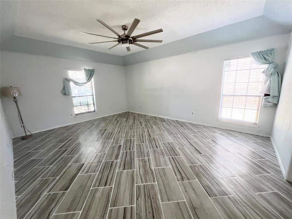 213 Circleview Dr S - Photo 7 of 17