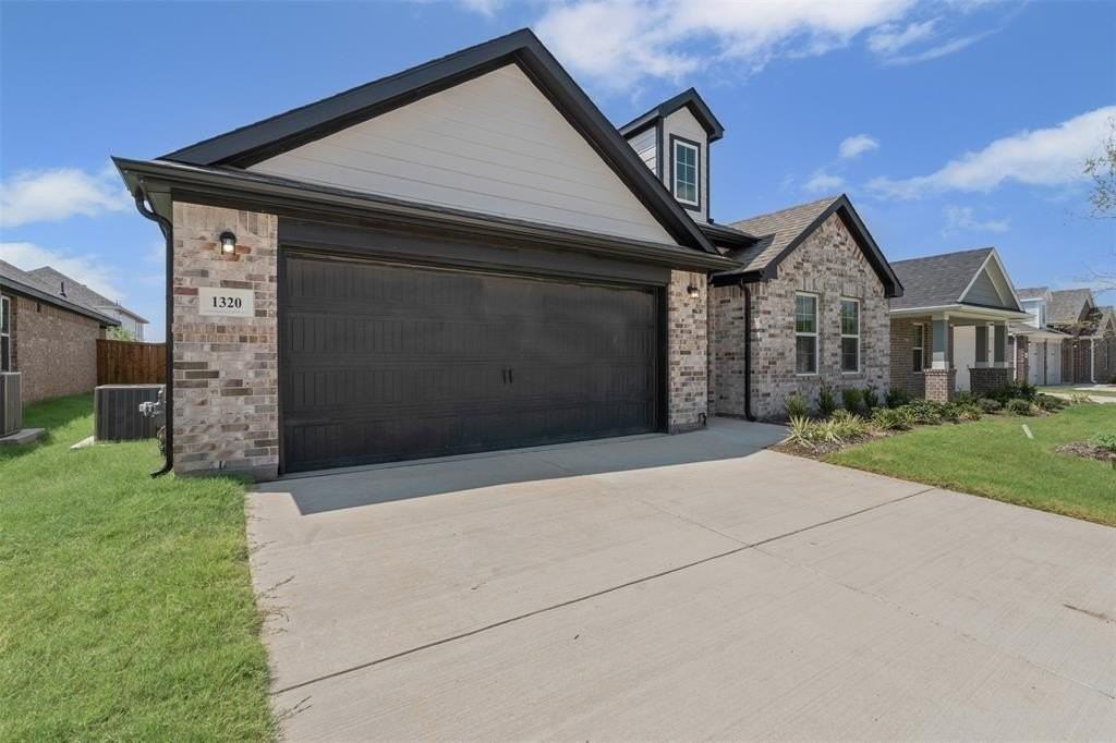 1320 Water Canna Dr - Photo 4 of 36