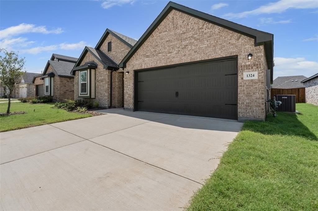 1324 Water Cana Drive - Photo 4 of 35