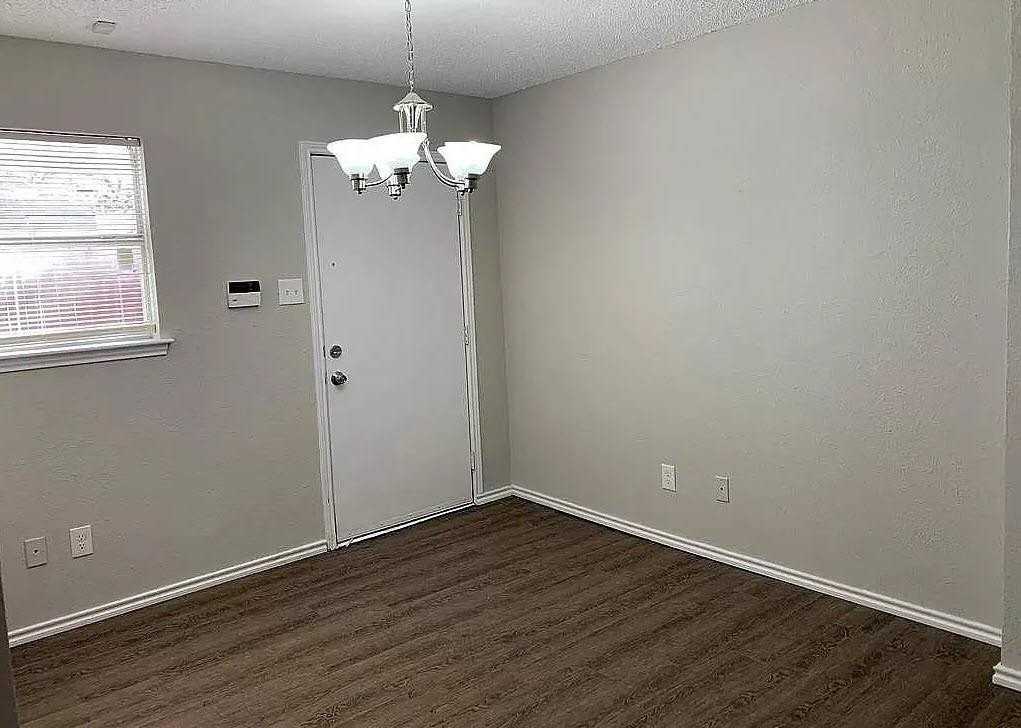 826 Samuels Ave - Photo 5 of 21