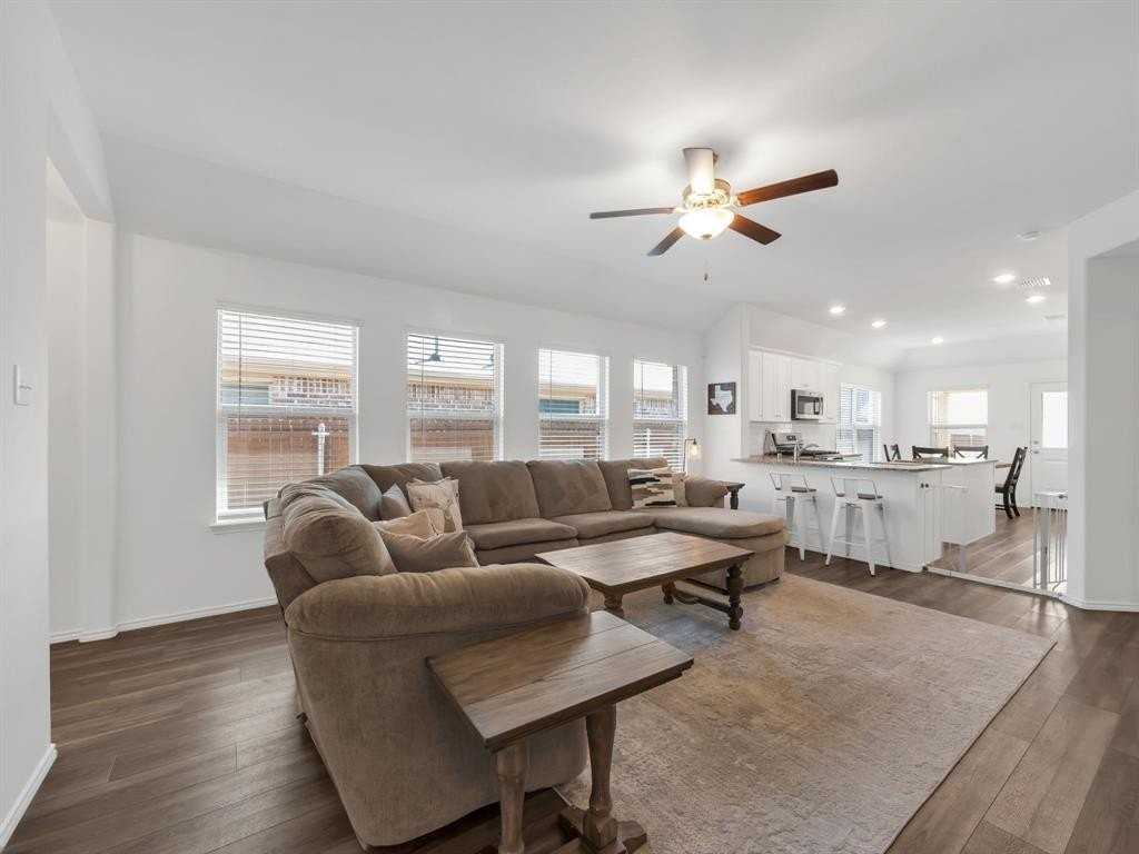 2913 Meadowlands Dr - Photo 5 of 40