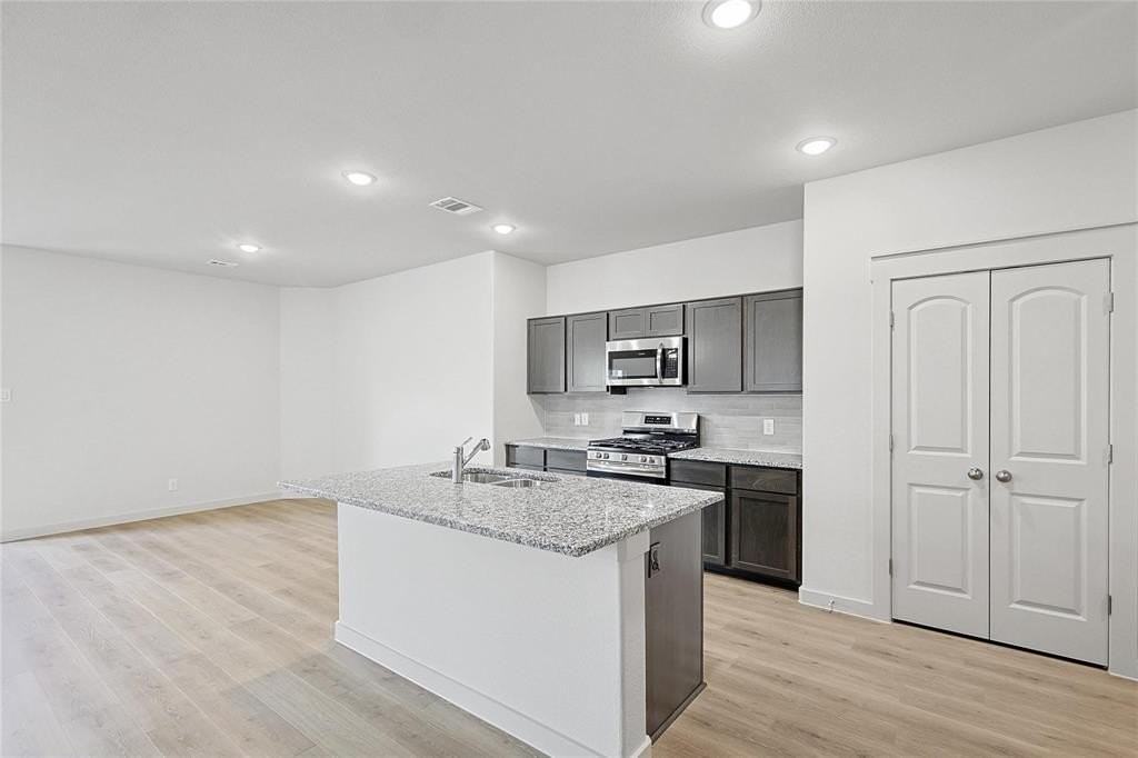 1759 Gleasondale Pl - Photo 7 of 25