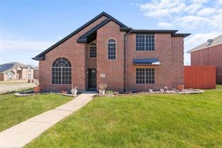 7022 Cottonwood Cir - Photo 1 of 1