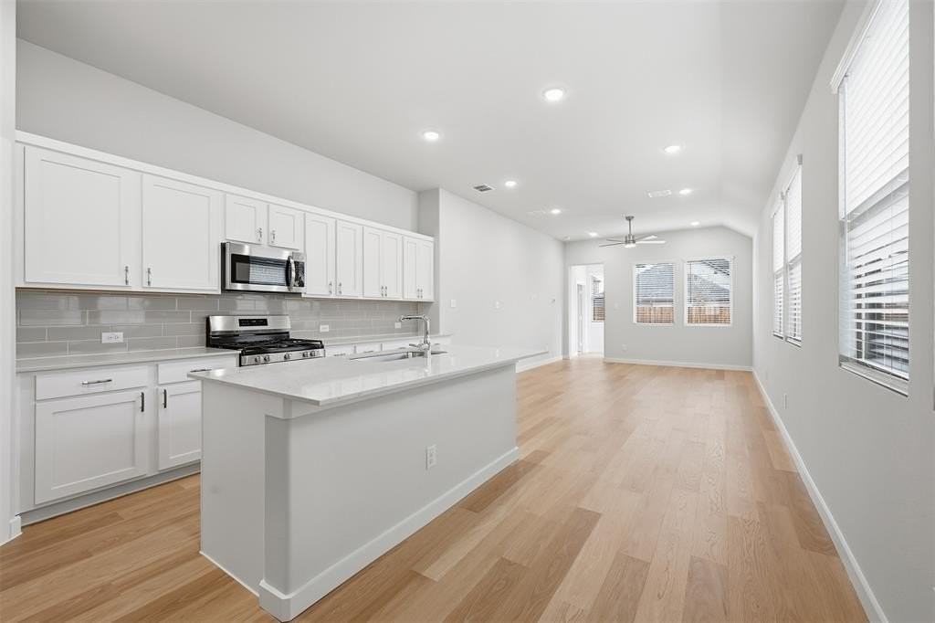 4005 Sandstone Dr - Photo 3 of 17