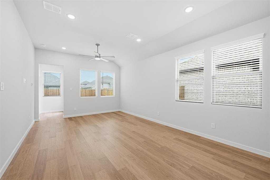 4005 Sandstone Dr - Photo 6 of 17