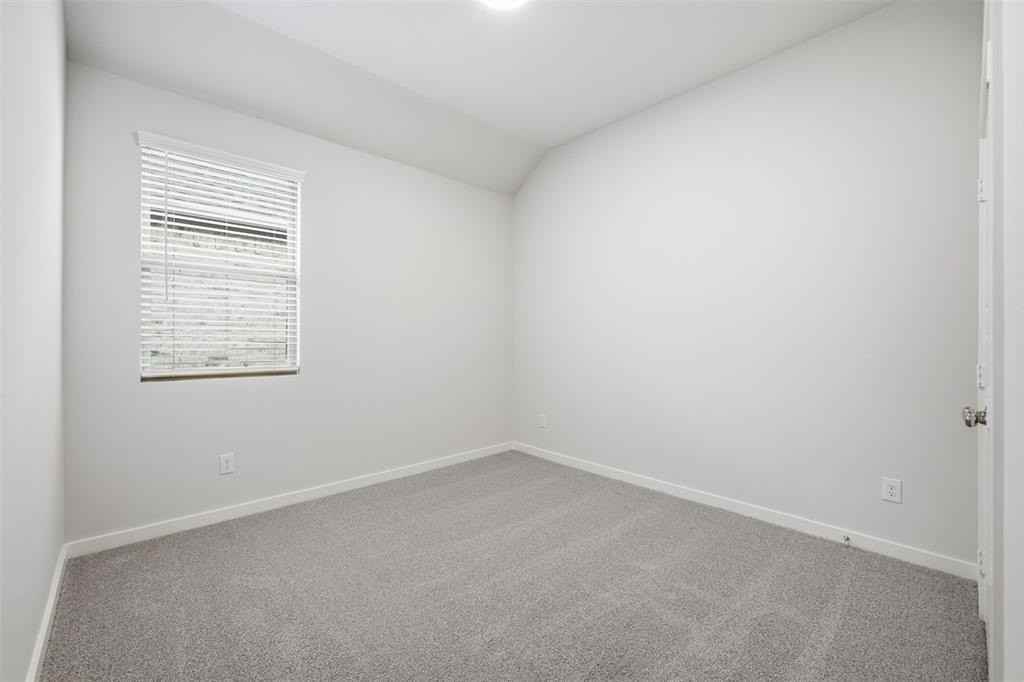 4005 Sandstone Dr - Photo 7 of 17