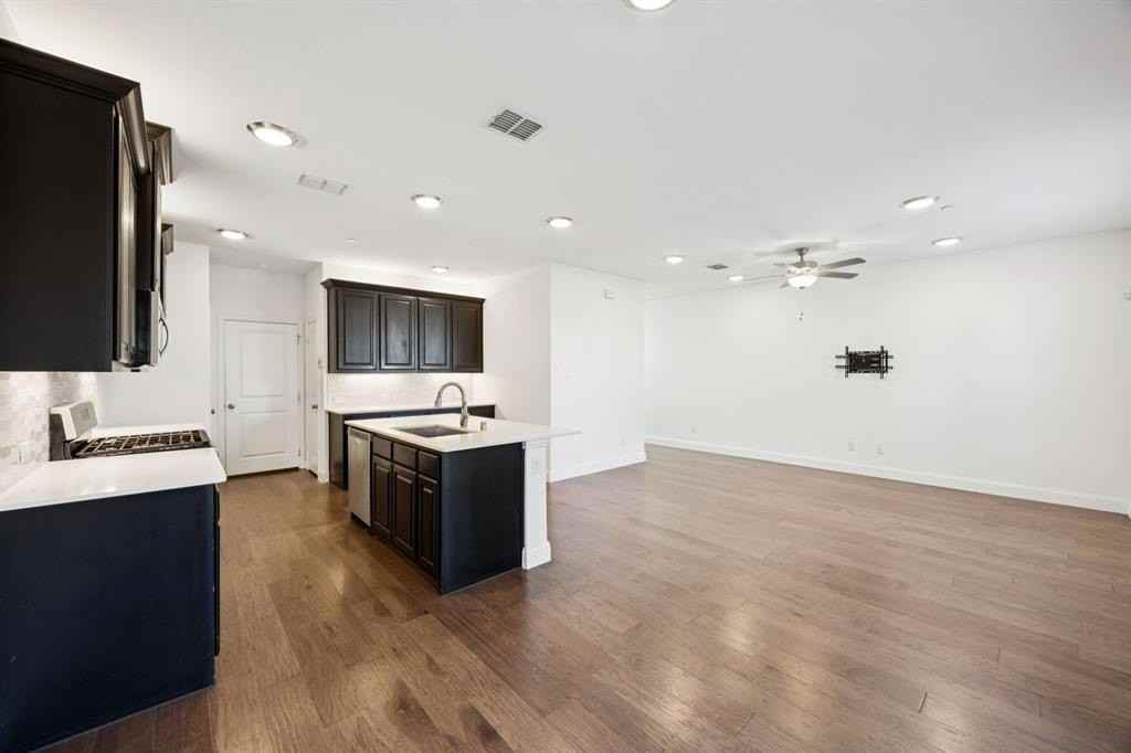 964 Emil Pl - Photo 7 of 25