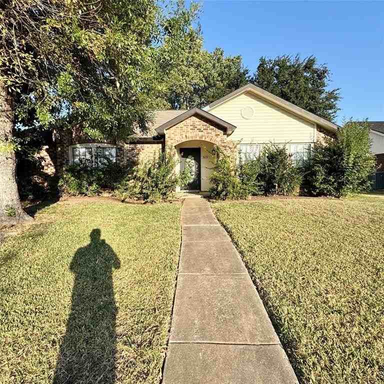 2633 Ladywood Dr - Photo 2 of 21