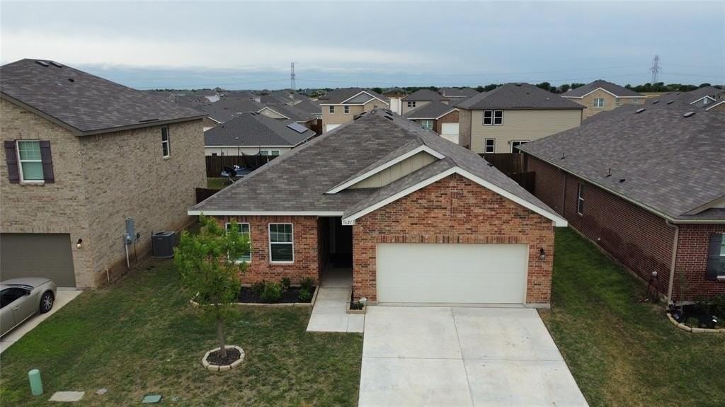 5621 Mcmahan Ln - Photo 2 of 14